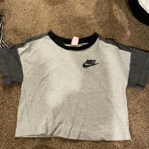 Nike Crop Top Shirt/Sweater